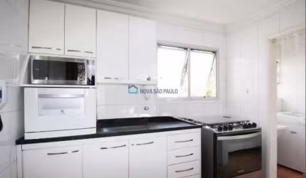 Apartamento para locação 3 quartos, uma sacada  em Moema.