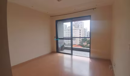 Apartamento com 3 dorm, 1 suite, sala com sacada, 1 vaga.