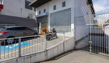 Prédio comercial para locação! A 300 metros a pé do metrô Jabaquara!