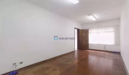 Sobrado para locação na Vila Santa Catarina com 03 quartos e 02 vagas