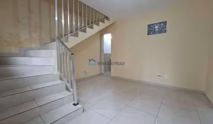 Sobrado com 2 Dorms e 2 vagas a 400mtrs do Metrô Praça da Árvore