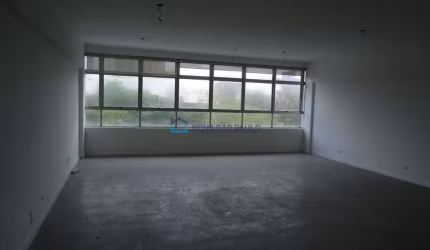Conjunto comercial em São Judas.