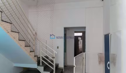 Excelente prédio comercial disponível para locação no Jardim Saúde.