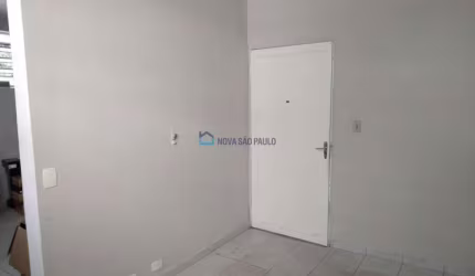 Conjunto comercial de 26 m² próximo a Ruben Berta