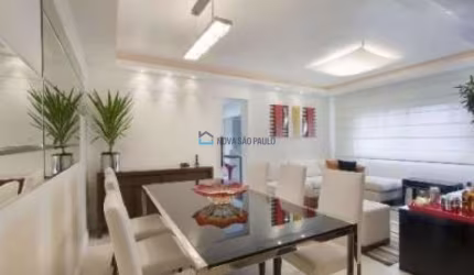 Totalmente reformado, localização impar, decorado.