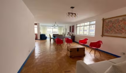 Apartamento de 3 quartos, 210m² à venda no Jardim Paulista