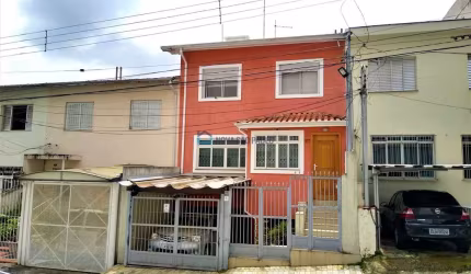 Casa com 3 dormitórios, 01 suite e 2 vagas ao lado do Metrô Saúde