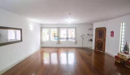Sobrado 340m²,Tríplex, Quintal,4 Dts, 3 suítes, 5 vagas ! A 950 m,10 min a pé ao Metrô Alto Ipiranga