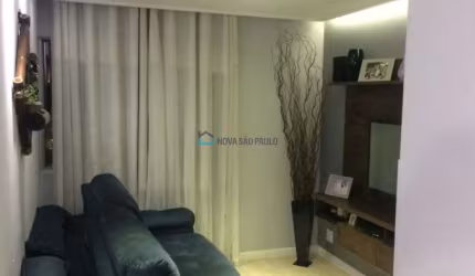 Apartamento com 02 dormitórios na região da Vila Moinho Velho