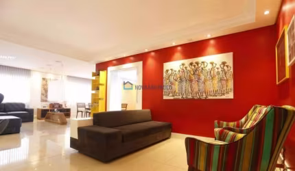 Apartamento de 210m² com 3 dormitórios, sendo 2 Suítes ,3 Banheiros e 1 vaga.