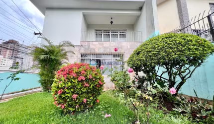 Sobrado amplo próximo ao metrô Saúde com quintal, churrasqueira, pomar, jardim e muito mais!