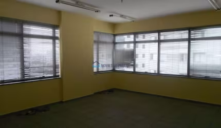 Metrô Saúde - Sala Comercial 32m² - uma vaga de garagem