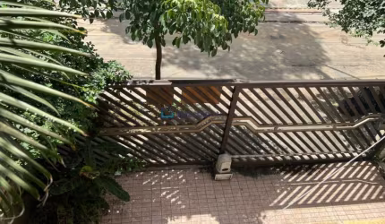 Terreno em rua tranquila em Moema, rua residencial e comercial