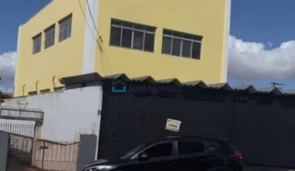 Loja e escritórios piso superior