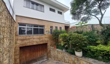 Jardim da Saúde - Sobrado com 4 Suítes, 5 vagas, terreno 10 x 30