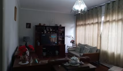 Casa térrea de 3 dormitórios.