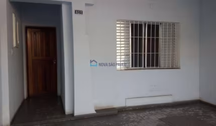 Casa térrea de 2 quartos próximo ao Metrô Alto do Ipiranga.