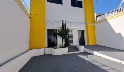 Galpão reformado 750 m² com 3 pisos de 250m² cada !  1.900m Metrô Sacomã