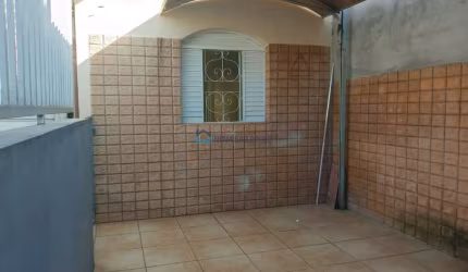 Casa térrea com 3 dormitórios