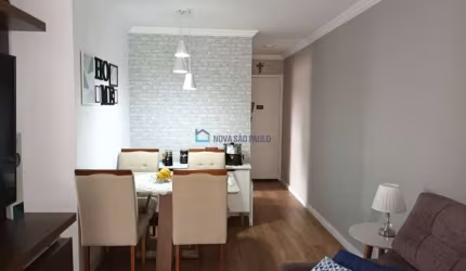 Apartamento à venda na Vila Guarani com 2 quartos e 1 vaga de garagem.