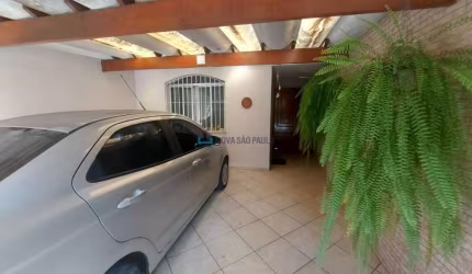 Casa à venda na Saúde com 3 quartos e 2 vagas de garagem.