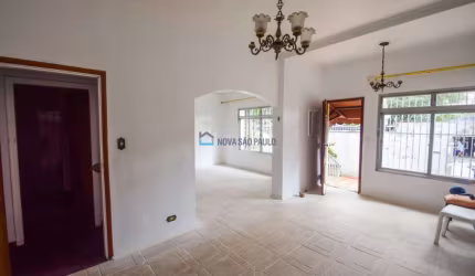 Casa térrea Planalto Paulista terreno 10x30, para modernização