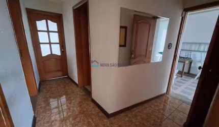 Casa Térrea à venda no Planalto Paulista com  2 quartos e 2 vagas de garagem.