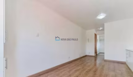 Studio na Rua Vergueiro - 450m, 7 min a pé ao metrô Santos Imigrantes