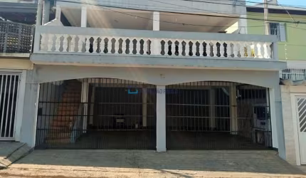 Metrô São Judas - Sobrado com 3 dormitórios e 3 vagas de garagem coberta.