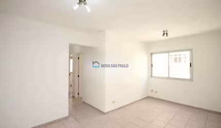 Apartamento de 2 dormitórios na Vila Gumercindo