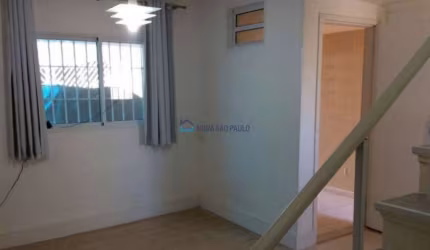 Sobrado com churrasqueira em Campo Belo com 2 garagens, 3 dormitórios  e edícula