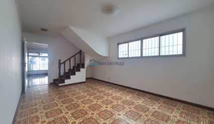 Sobrado em rua privada, próximo ao metrô Conceição!