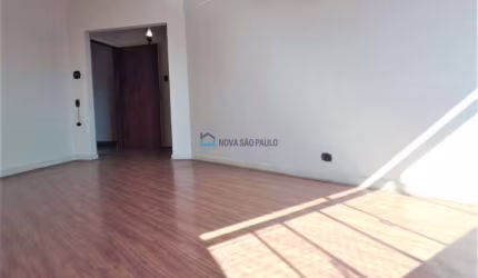 Apartamento - 3 quartos - 2 banheiros -  1 vaga - Aclimação