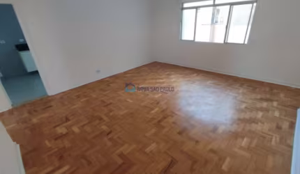 Apartamento à venda localizado na esquina da Rua Albuquerque Maranhão com a Av. Lins de Vasconcelos
