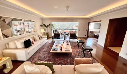 Apartamento de alto padrão com 3 suítes em Moema Pássaros na melhor localização