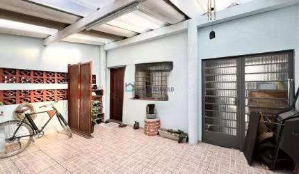 Sobrado com 185 m² sendo 3 dormitórios 2 salas cozinha 2 banheiros lavanderia 1 vaga de garagem.