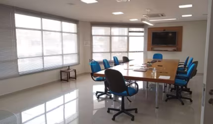 Prédio Comercial à Venda na Saúde com área de 1.787m²  5 andares, elevador, Depósito e 20 vagas.
