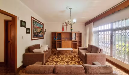 Casa à venda, com 312 m², 3 dormitórios, 8 vagas, no Jabaquara, a 400 metros do metrô