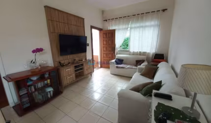 Casa térrea em terreno de 300 m² na Cidade Vargas