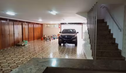 Casa Sobradada a Venda no Bosque da Saúde. 225m², 3 quartos, 4 vagas. Próximo Shopping Plaza Sul