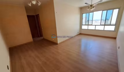 Apartamento à venda em Mirandópolis com 2 quatos e 2 vagas de garagem.