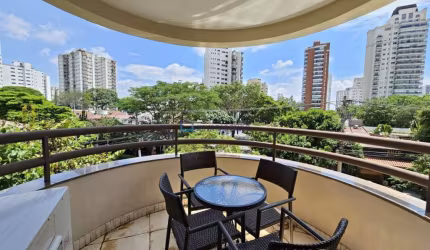 Apartamento no Campo Belo | 4 Suítes | 4 Vagas | Varanda | Venda