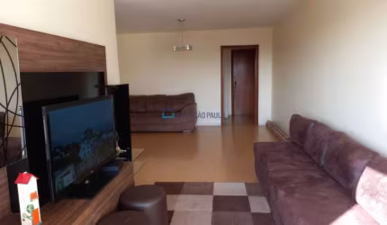 Apartamento à venda em Mirandópolis com 3 quartos e 2 vagas de garagem.