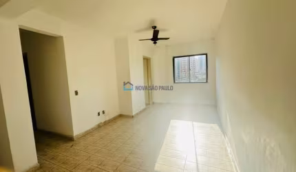 Apartamento com 72m², com 1 vaga de garagem  - Aclimação - Metrô Vergueiro.