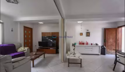 Sobrado 220m² 4 dormitórios 1 suíte sala cozinha 3 banheiros lavanderia 4 vagas de garagem