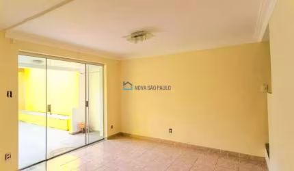 Sobrado com 165 m² 3 dormitórios sala cozinha 3 banheiros lavanderia 2 vagas de garagem