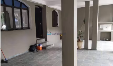 Casa Térrea - 3 Dormitórios, 3 Vagas -  Vila Liviero  -  150m²
