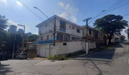 Sobrado com 3 quartos, 1 suíte e 4 vagas