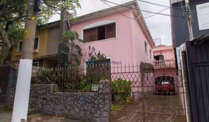 Sobrado com 165m² 3 dormitórios sala cozinha 2 banheiros área de serviço 4 vagas de garagem
