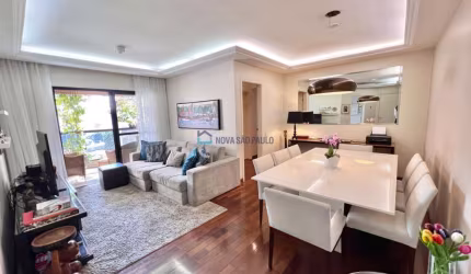 Apartamento à venda na Saúde com 3 quartos e 2 vagas de garagem.